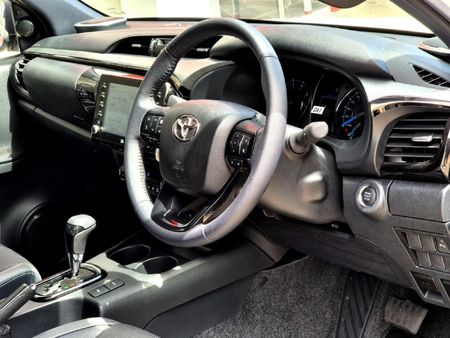 2026-Toyota-Hilux-28-GD-6-RB-Legend-RS-Auto-Double-Cab-mHev_12