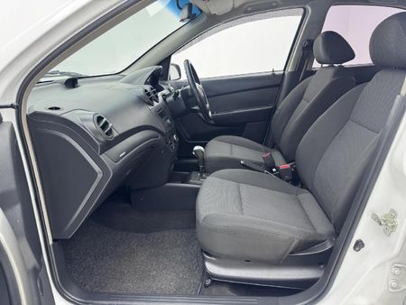 2010-Chevrolet-Aveo-16-LS_6