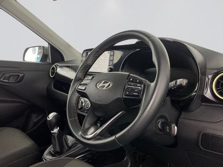 2024-Hyundai-Exter-12-Executive_11
