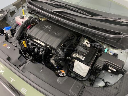 2024-Hyundai-Exter-12-Executive_16