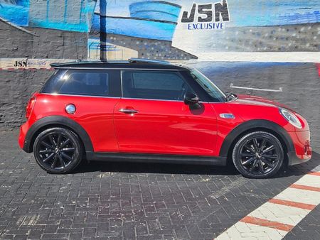 2016-MINI-Hatch-Cooper-S-Auto_2