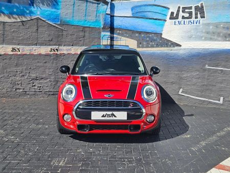 2016-MINI-Hatch-Cooper-S-Auto_3