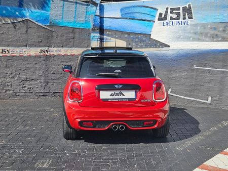 2016-MINI-Hatch-Cooper-S-Auto_4