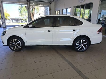 2022-Volkswagen-Polo-GP-14-Trendline_3