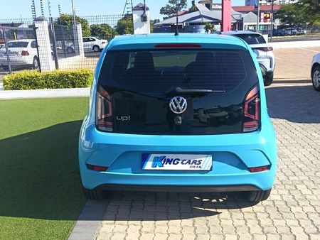 2017-Volkswagen-Up-Move-Up-10-5-dr_5