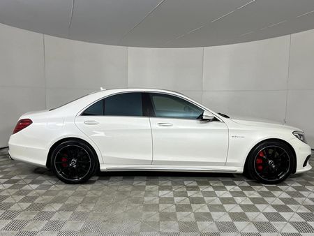 2016-Mercedes-AMG-S-Class-S63-AMG_16