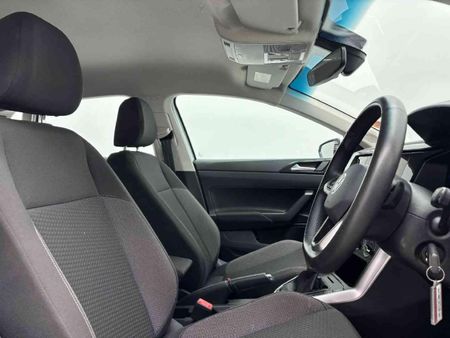 2025-Volkswagen-Polo-10-TSI-Life-Auto-DSG_10