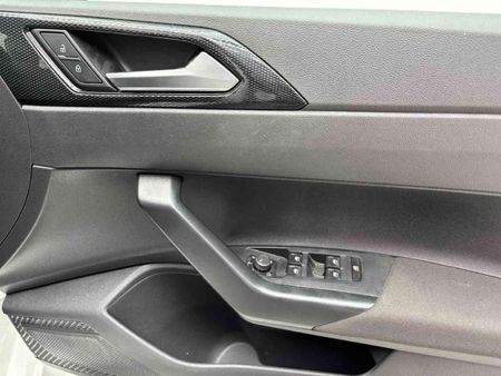 2025-Volkswagen-Polo-10-TSI-Life-Auto-DSG_17