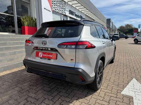 2025-Toyota-Corolla-Cross-18-GR-S_4