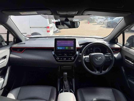 2025-Toyota-Corolla-Cross-18-GR-S_8