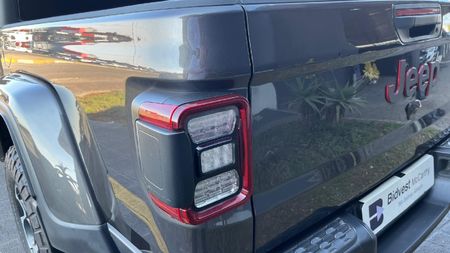 2025-Jeep-Gladiator-Rubicon-36-4x4-Auto-Double-Cab_11