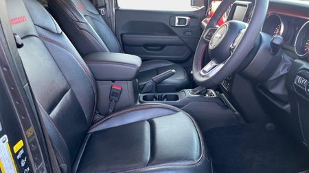 2025-Jeep-Gladiator-Rubicon-36-4x4-Auto-Double-Cab_13