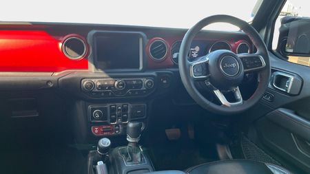 2025-Jeep-Gladiator-Rubicon-36-4x4-Auto-Double-Cab_14