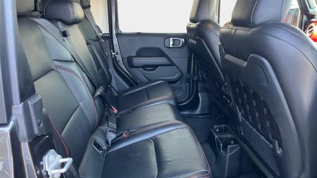 2025-Jeep-Gladiator-Rubicon-36-4x4-Auto-Double-Cab_16