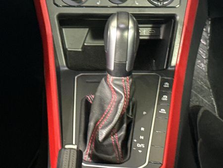 2021-Volkswagen-Polo-20-GTI-Auto-147kW_10