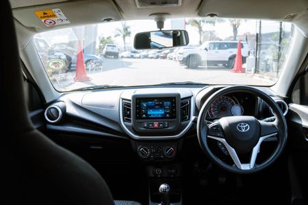 2025-Toyota-Vitz-10-XR_9