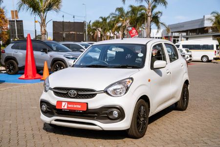 2025-Toyota-Vitz-10-XR_15