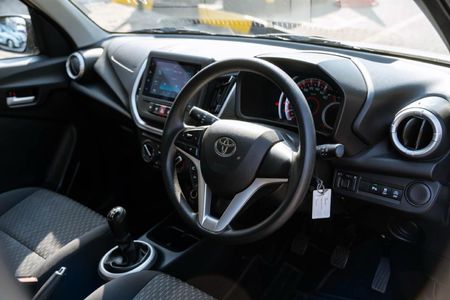 2025-Toyota-Vitz-10-XR_8