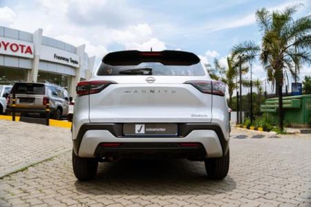 2025-Nissan-Magnite-10-Acenta-Plus-AMT_5