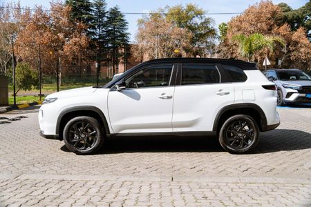 2026-Toyota-Urban-Cruiser-15-XR-Auto_3