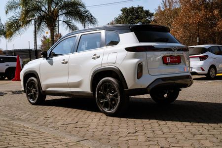 2026-Toyota-Urban-Cruiser-15-XR-Auto_4