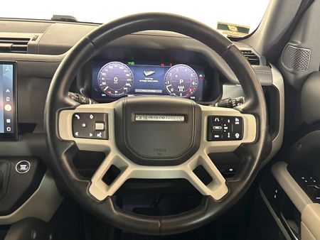 2022-Land-Rover-Defender-110-P400-HSE-294kW_10