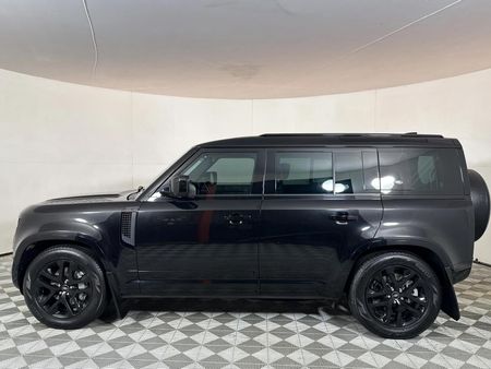 2022-Land-Rover-Defender-110-P400-HSE-294kW_17