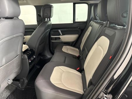 2022-Land-Rover-Defender-110-P400-HSE-294kW_3