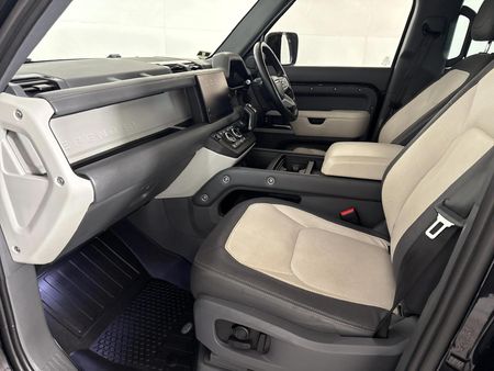 2022-Land-Rover-Defender-110-P400-HSE-294kW_7