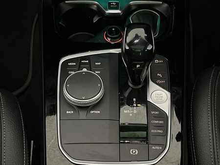 2020-BMW-1-Series-118i-Sport-Line_10