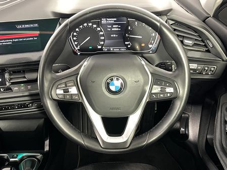 2020-BMW-1-Series-118i-Sport-Line_12