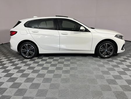 2020-BMW-1-Series-118i-Sport-Line_18