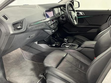 2020-BMW-1-Series-118i-Sport-Line_8