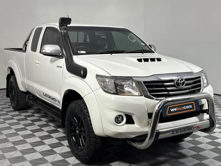 2015-Toyota-Hilux-30-D-4D-Legend-45-4x4-Xtra-Cab_11