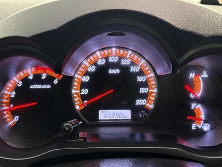 2015-Toyota-Hilux-30-D-4D-Legend-45-4x4-Xtra-Cab_1