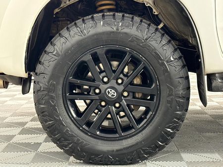 2015-Toyota-Hilux-30-D-4D-Legend-45-4x4-Xtra-Cab_2