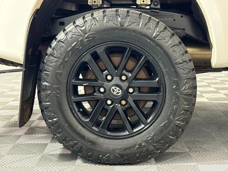 2015-Toyota-Hilux-30-D-4D-Legend-45-4x4-Xtra-Cab_5