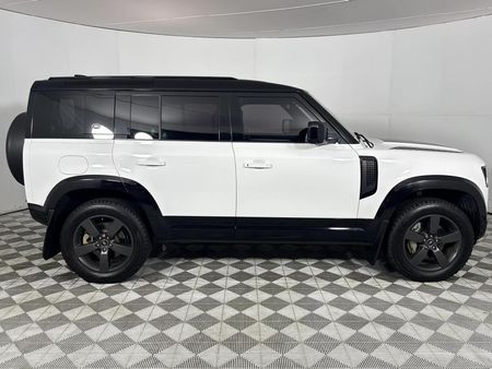2022-Land-Rover-Defender-110-P400-HSE-294kW_17