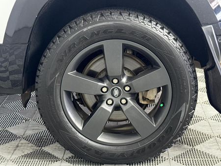 2022-Land-Rover-Defender-110-P400-HSE-294kW_6