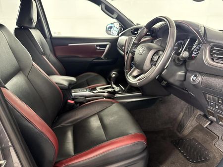 2023-Toyota-Fortuner-28-GD-6-4x4-VX-Auto_9