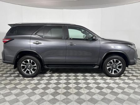 2023-Toyota-Fortuner-28-GD-6-4x4-VX-Auto_17