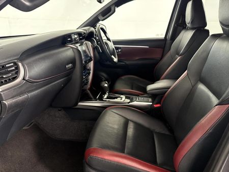 2023-Toyota-Fortuner-28-GD-6-4x4-VX-Auto_8