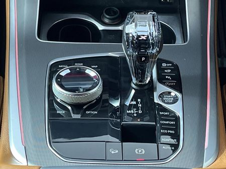 2019-BMW-X5-M50d_9
