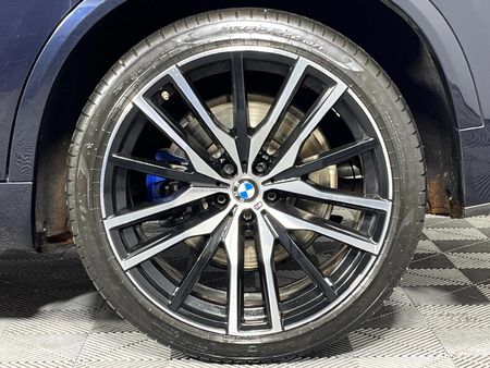 2019-BMW-X5-M50d_5