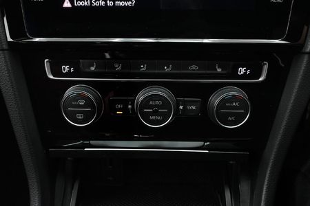 2020-Volkswagen-Golf-VII-GTI-20-TSI-Auto-TCR_15