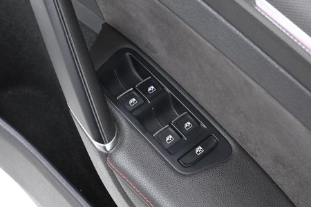 2020-Volkswagen-Golf-VII-GTI-20-TSI-Auto-TCR_20