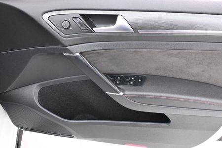 2020-Volkswagen-Golf-VII-GTI-20-TSI-Auto-TCR_21
