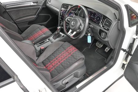 2020-Volkswagen-Golf-VII-GTI-20-TSI-Auto-TCR_3