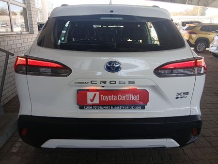 2025-Toyota-Corolla-Cross-18-XS-Hybrid_17