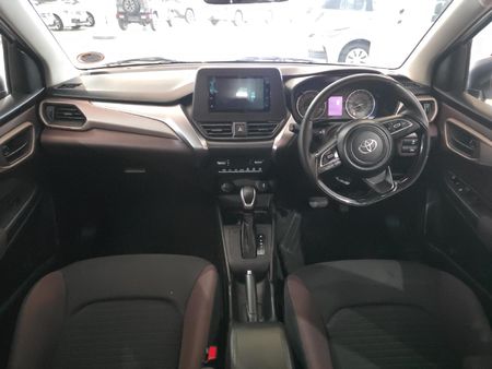 2025-Toyota-Starlet-Cross-15XS-Auto_5
